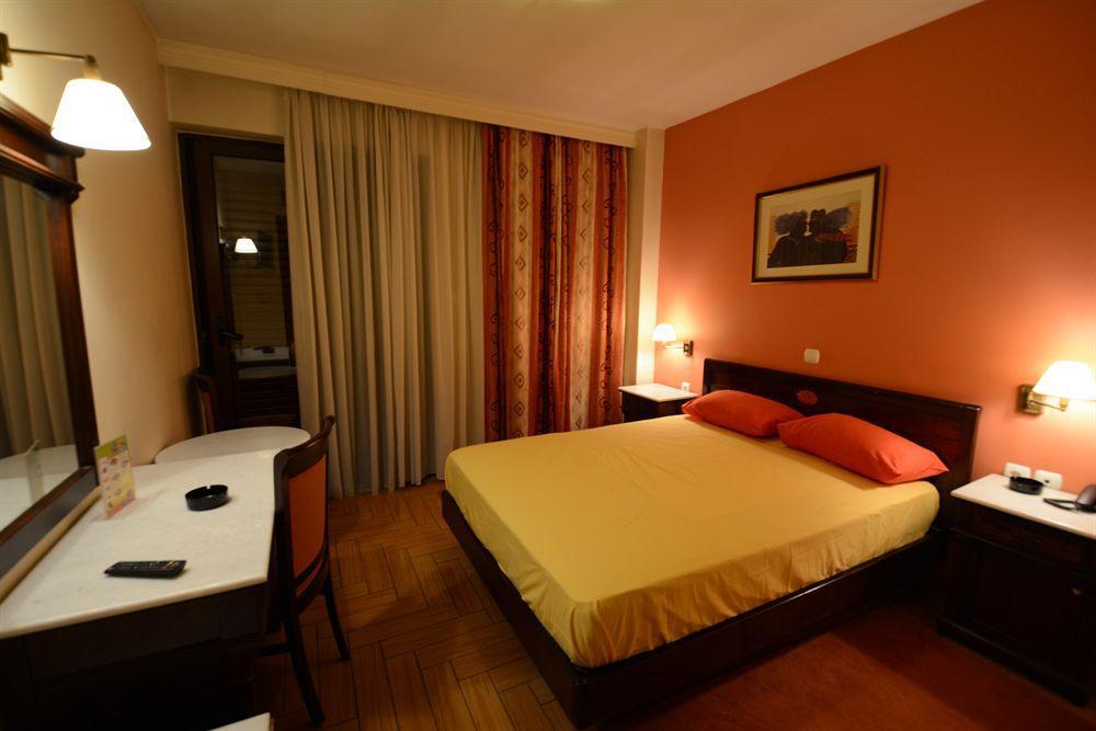 Hotel Chris Atena Exterior foto