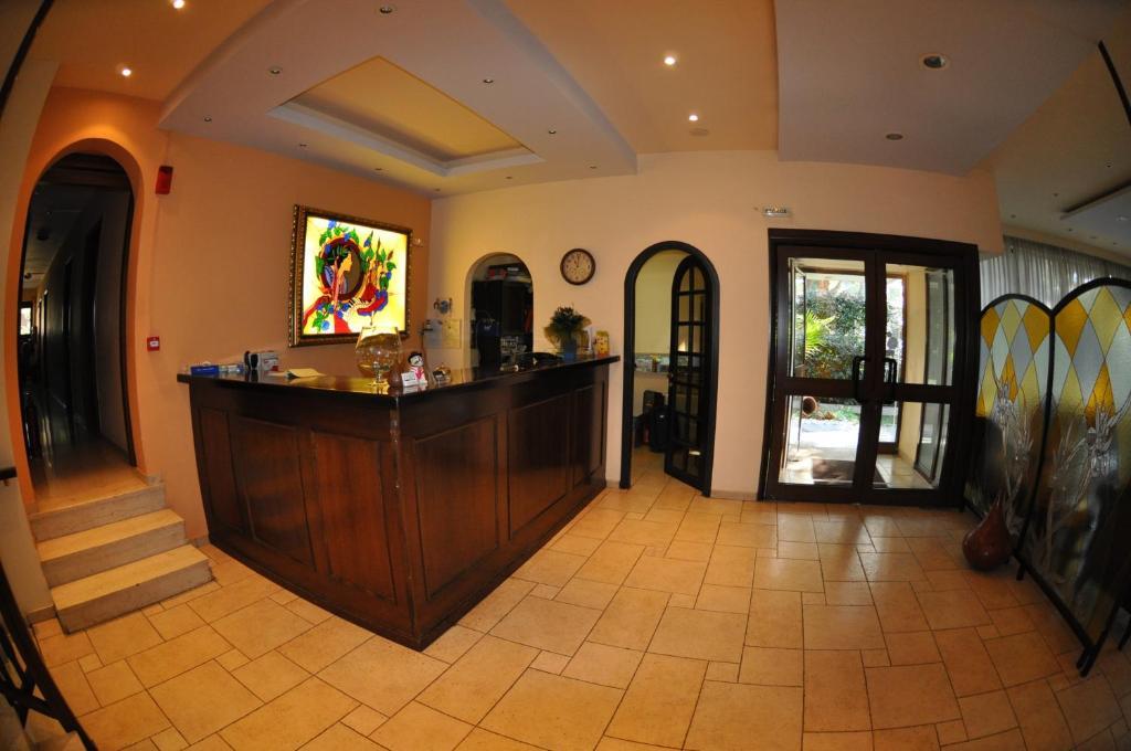 Hotel Chris Atena Exterior foto